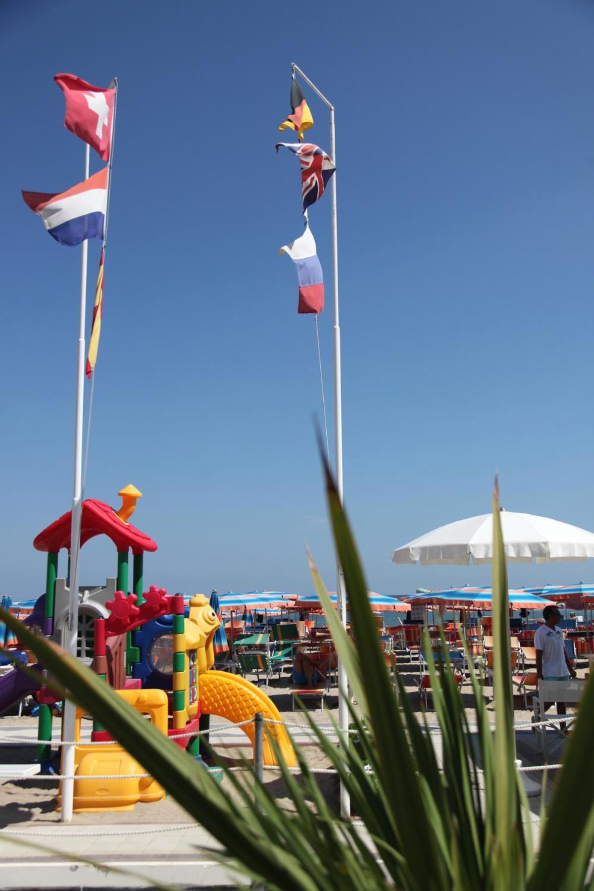 Villa Zavatta "B&B - Rooms & Apartments" Bellaria-Igea Marina Exterior foto